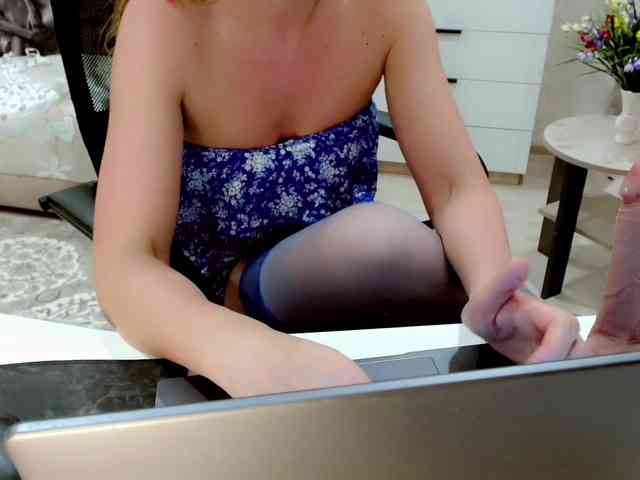 JuicyGloss webcam