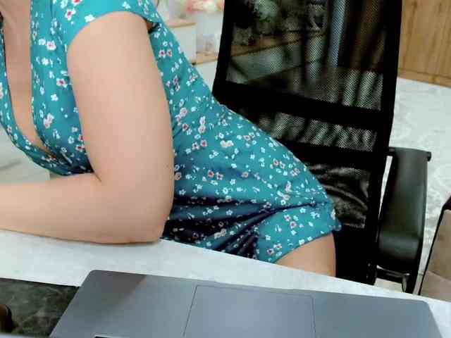 JuicyGloss webcam