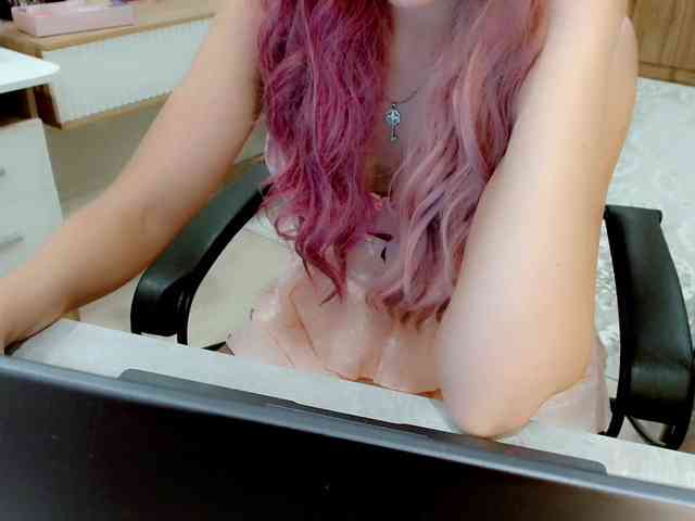 JuicyGloss webcam