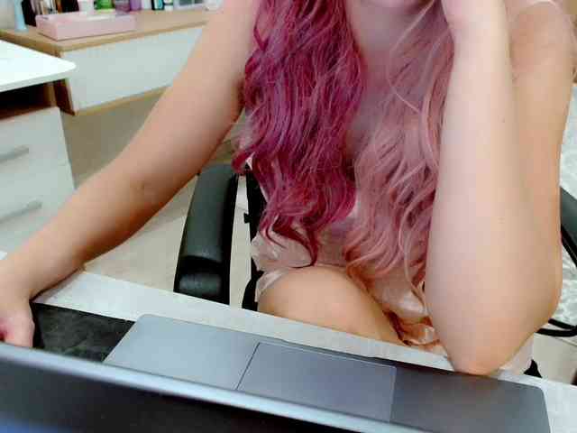 JuicyGloss webcam