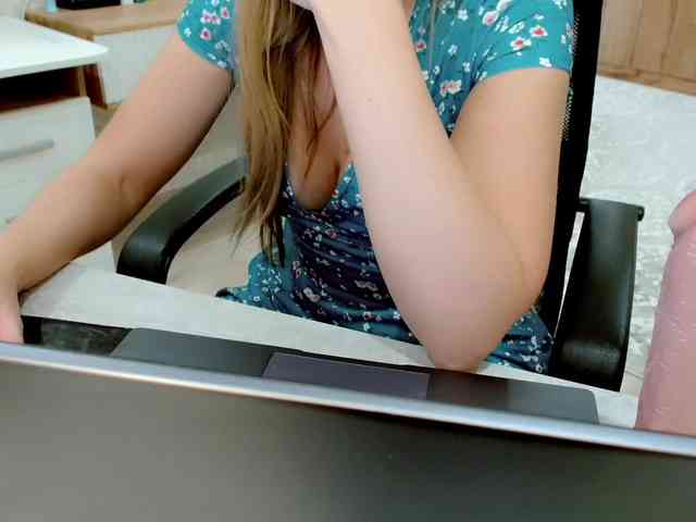 JuicyGloss webcam