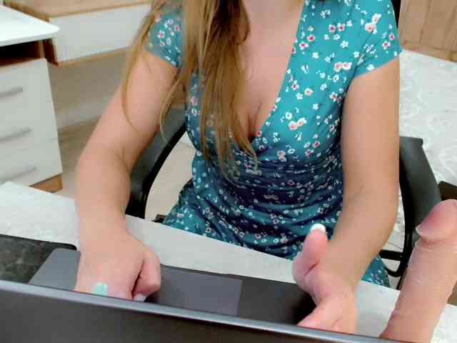 JuicyGloss webcam