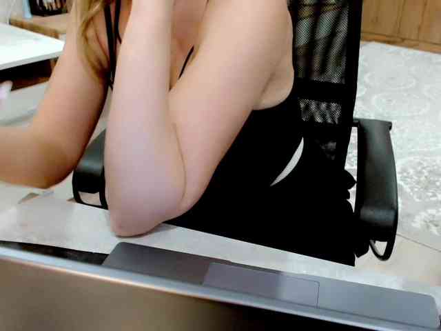 JuicyGloss webcam