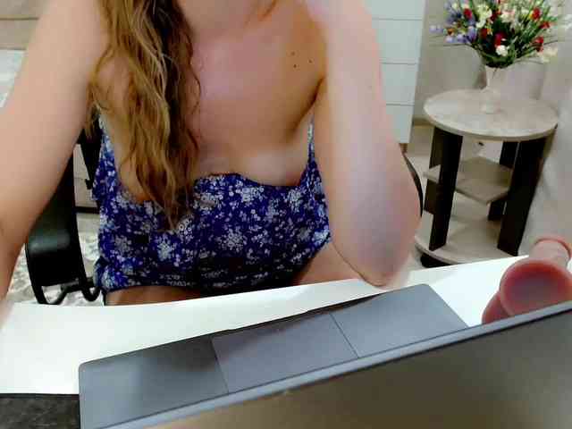 JuicyGloss webcam