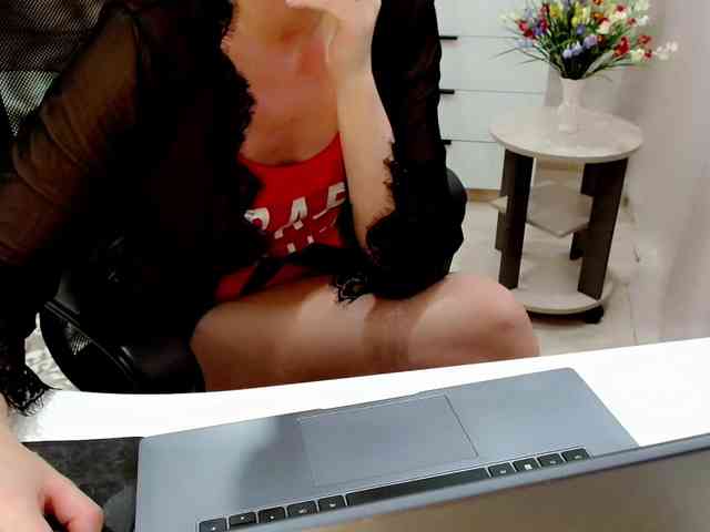 JuicyGloss webcam