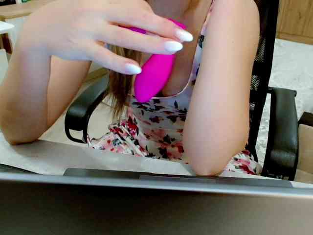 JuicyGloss webcam