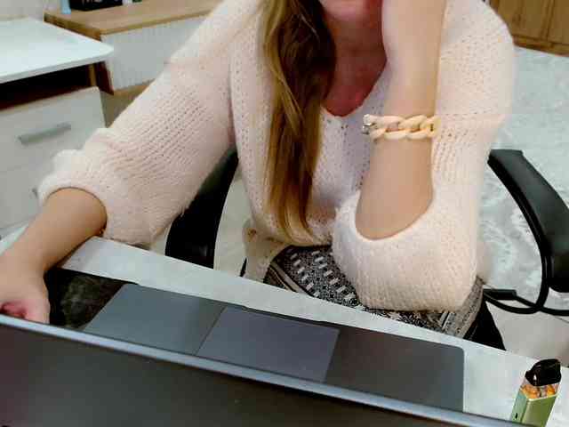 JuicyGloss webcam