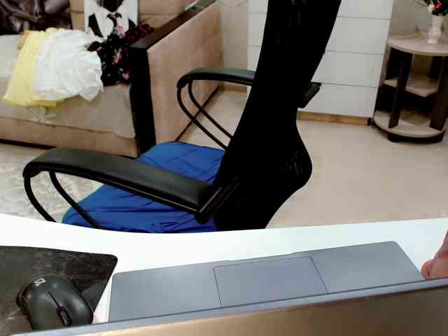 JuicyGloss webcam