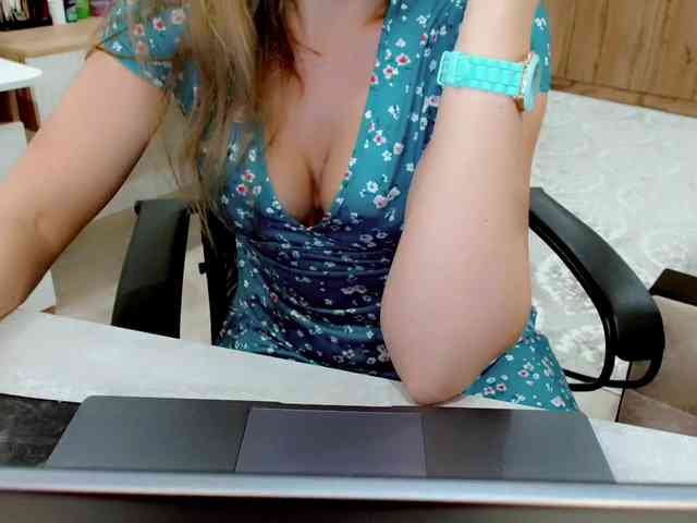 JuicyGloss webcam