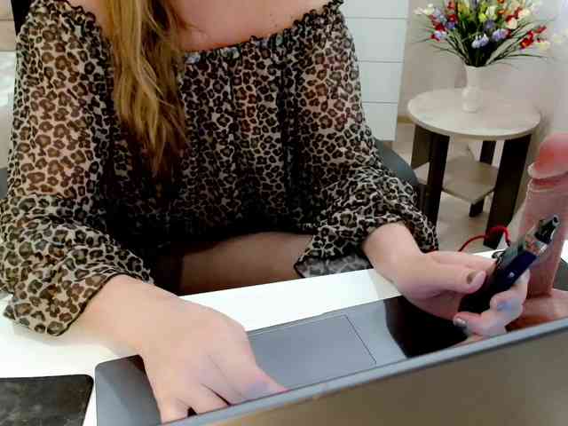 JuicyGloss webcam