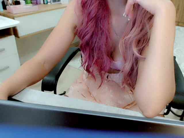 JuicyGloss Live Webcam on BongaCams