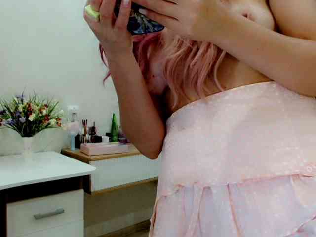 JuicyGloss webcam