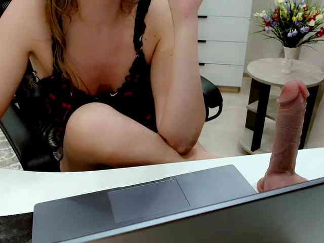 JuicyGloss webcam