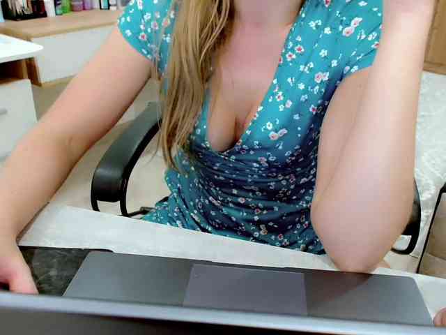 JuicyGloss webcam