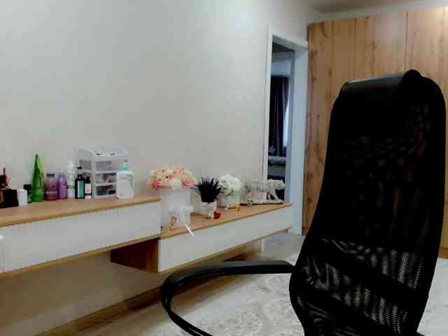 JuicyGloss webcam