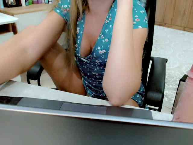 JuicyGloss webcam