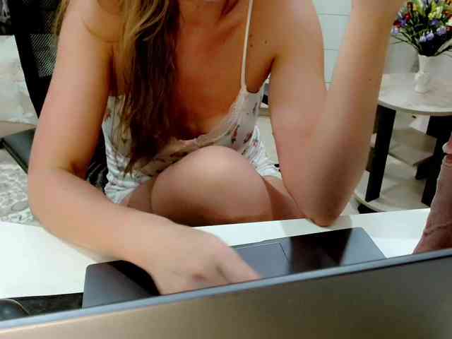 JuicyGloss webcam