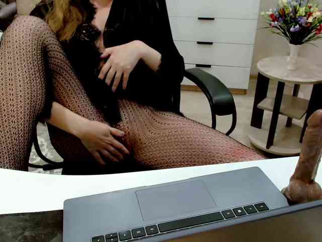 JuicyGloss webcam