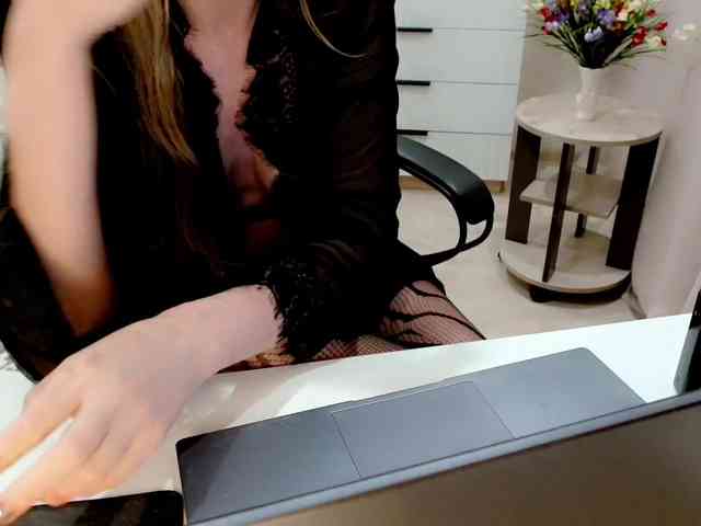 JuicyGloss webcam