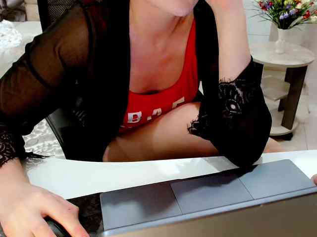 JuicyGloss webcam