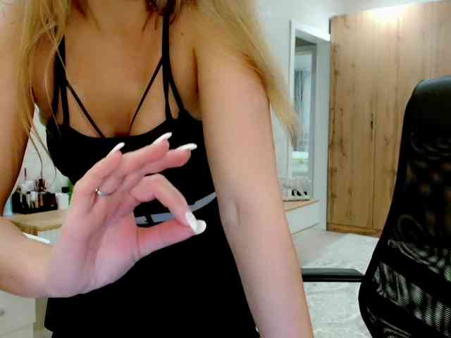 JuicyGloss webcam
