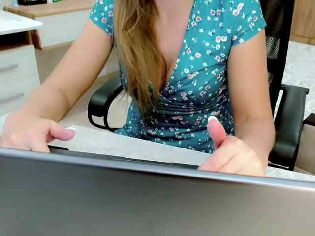 JuicyGloss webcam