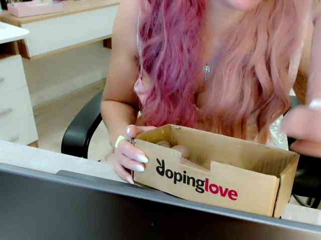 JuicyGloss webcam