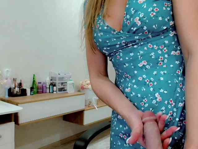 JuicyGloss webcam