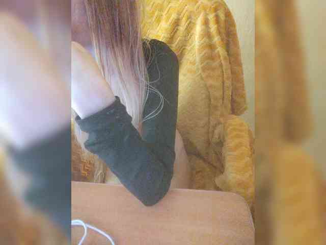 Alexi12 Live Webcam on BongaCams