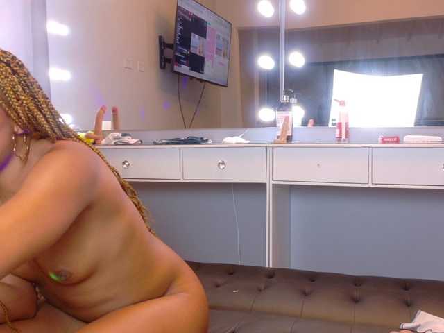 farianajulie's BongaCams show and profile