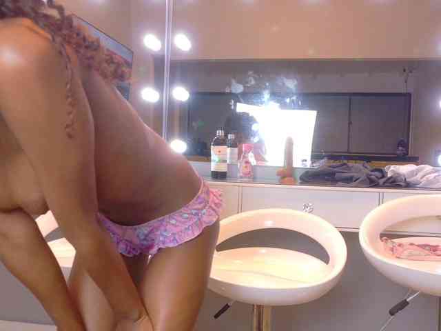 FarianaJulie webcam