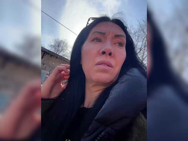 KarolinaMilf's BongaCams show and profile