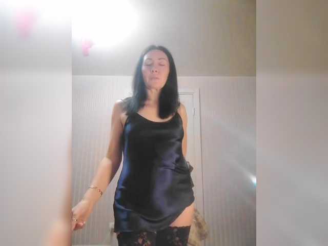 KarolinaMilf's BongaCams show and profile