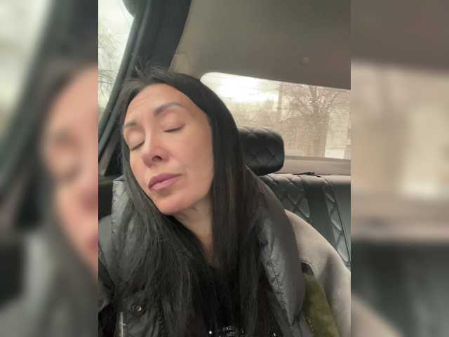 KarolinaMilf's BongaCams show and profile