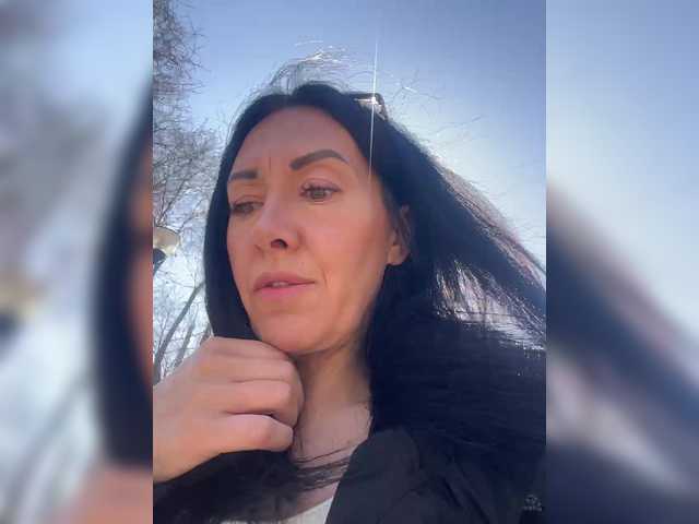 KarolinaMilf's BongaCams show and profile