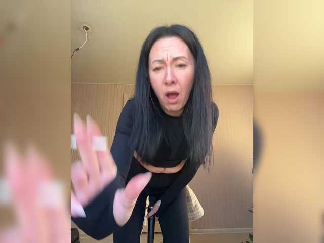 KarolinaMilf's BongaCams show and profile