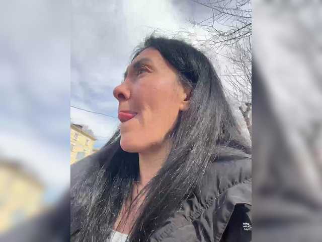 KarolinaMilf's BongaCams show and profile