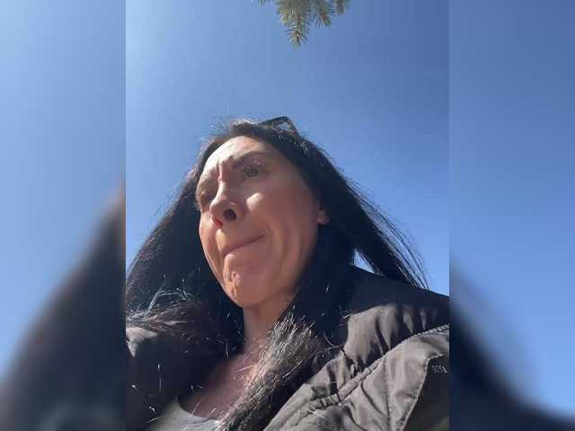 KarolinaMilf's BongaCams show and profile