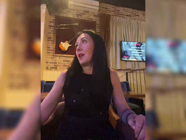 KarolinaMilf's BongaCams show and profile