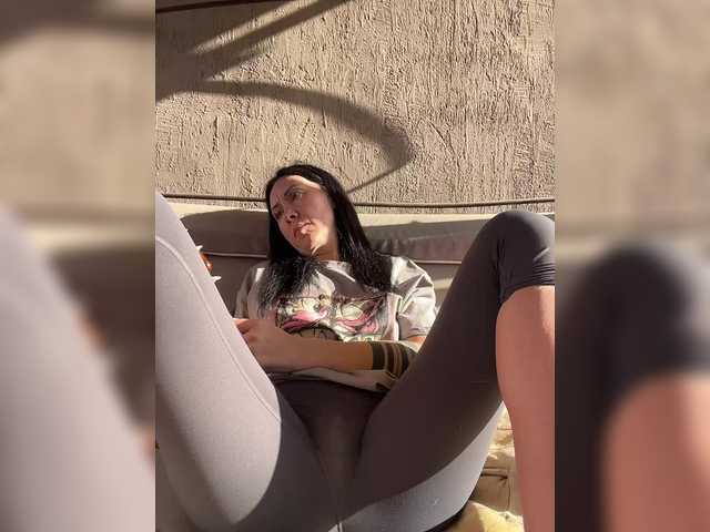 KarolinaMilf's BongaCams show and profile