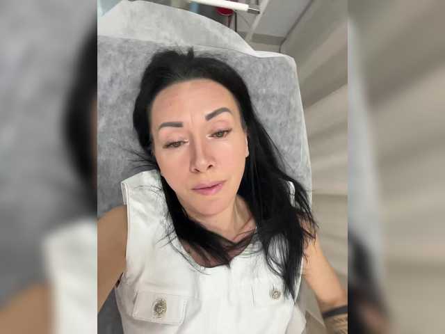 KarolinaMilf's BongaCams show and profile