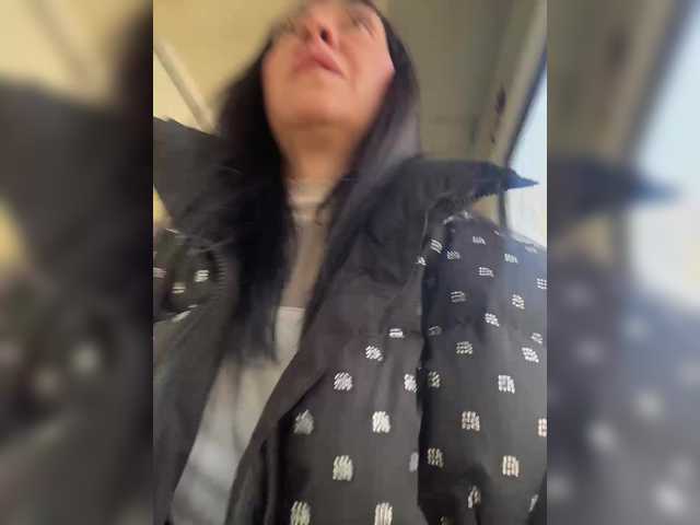 KarolinaMilf's BongaCams show and profile