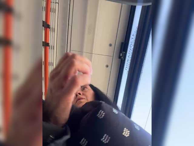 KarolinaMilf's BongaCams show and profile