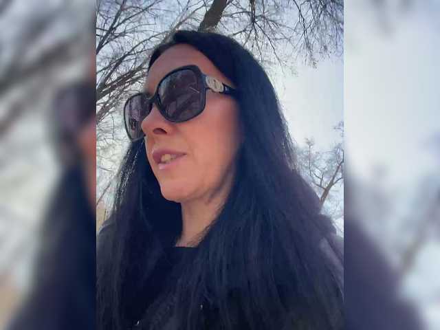 KarolinaMilf's BongaCams show and profile