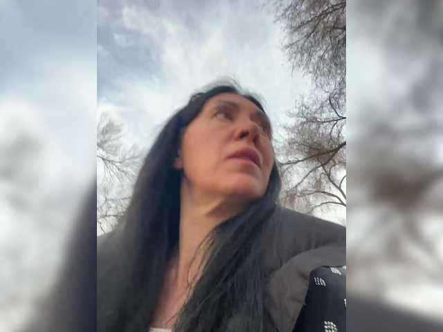 KarolinaMilf's BongaCams show and profile