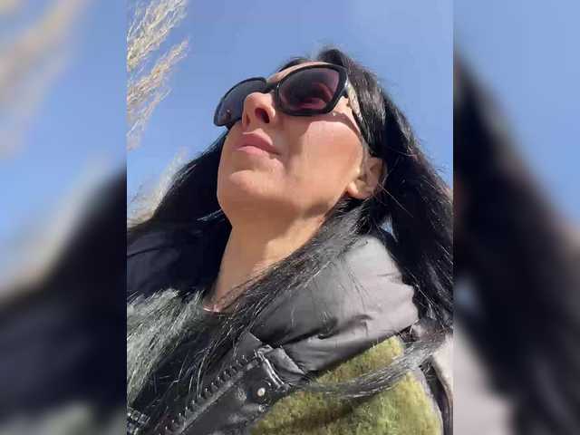 KarolinaMilf's BongaCams show and profile