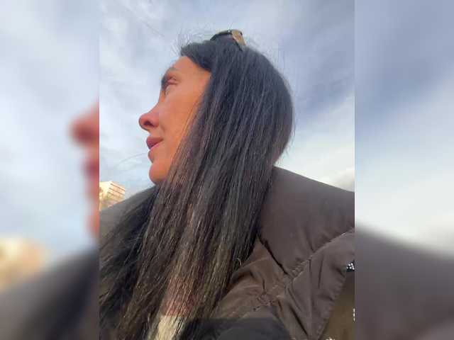 KarolinaMilf's BongaCams show and profile