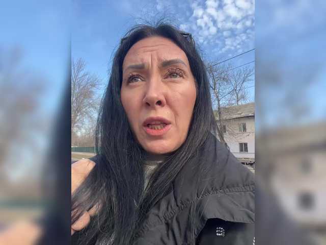 KarolinaMilf's BongaCams show and profile