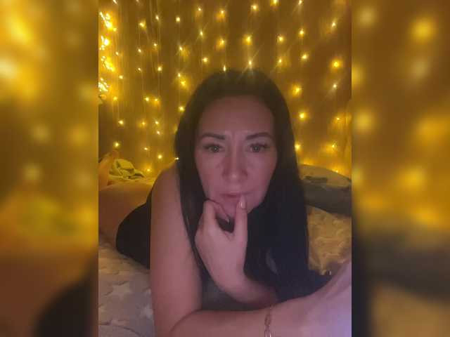 KarolinaMilf's BongaCams show and profile