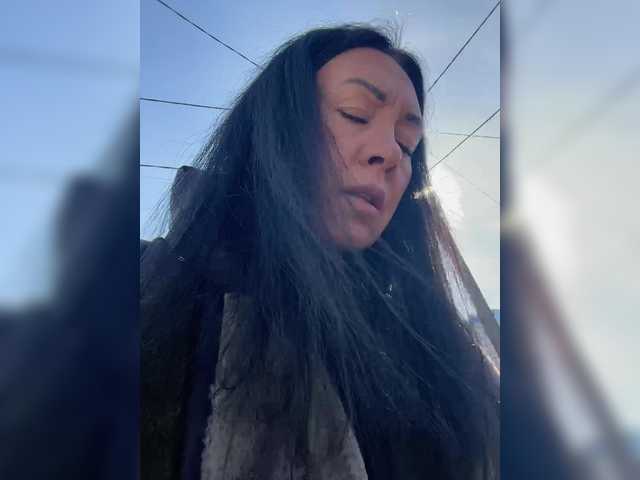 KarolinaMilf's BongaCams show and profile